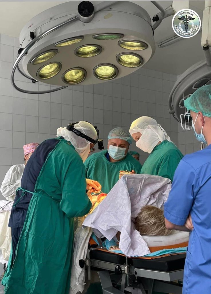 У Чортківській лікарні вперше проведено операцію із видалення нирки
