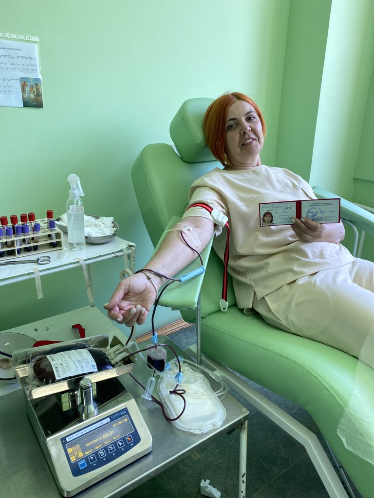 ПОДВИГ, ЩО РЯТУЄ ЖИТТЯ: ГАЛИНА КРОК ЗДІЙСНИЛА 50-ТУ ДОНАЦІЮ КРОВІ
